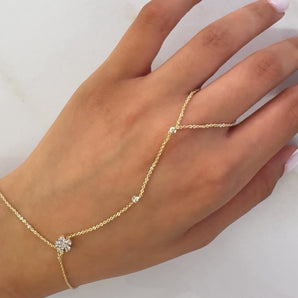 Hand chain fleur