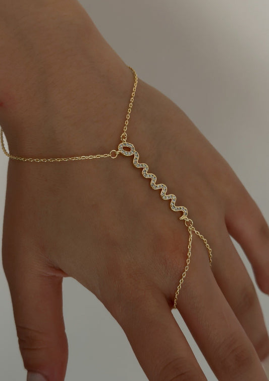 Handchain Serpent
